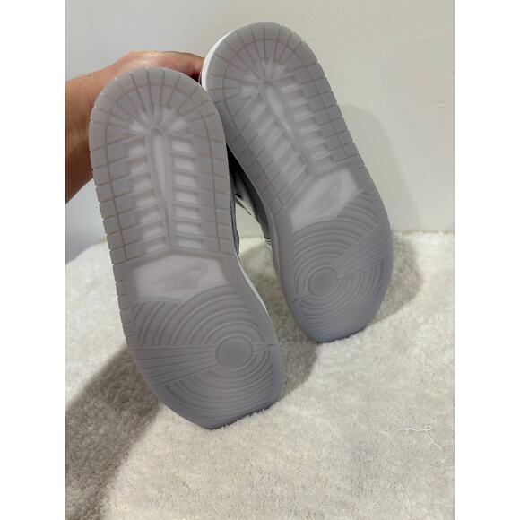 NWT Nike Jordan Air 1 Low SE Sneakers Metallic Silver/Photon Dust Women's 11.5 - Picture 7 of 8